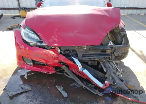 2016 Tesla Model S 60/70/75/85 z USA, uszkodzony, nr VIN 5YJSA1E13GF147194